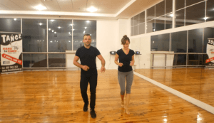 podstawowe kroki salsy i bachaty