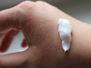 Twoja cera potrzebuje ratunku – jak mądrze wspierać naturalną odnowę